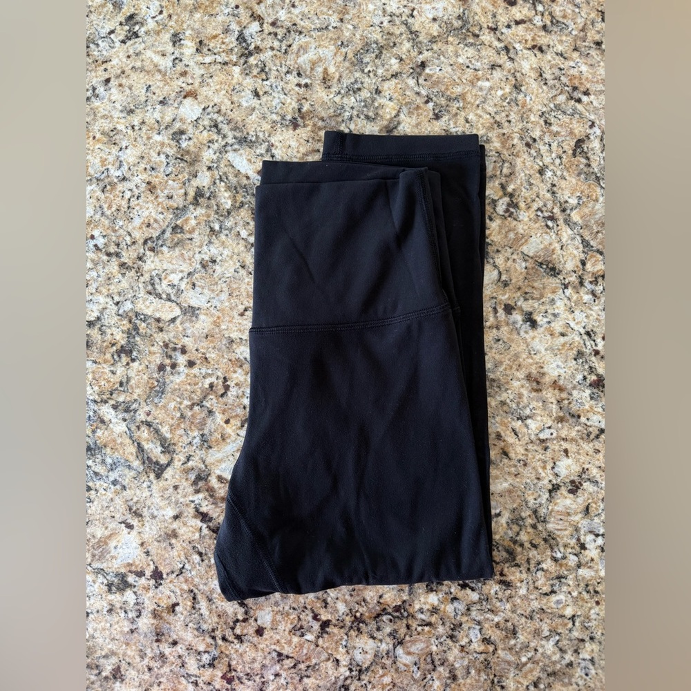 Women’s Lululemon Align Leggings BLACK size 6 19” inseam